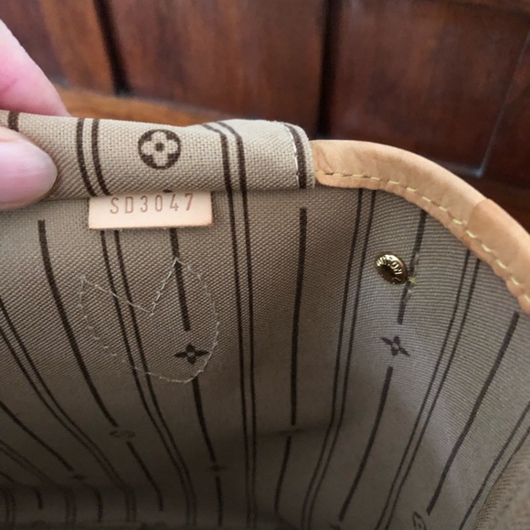 Louis Vuitton Neverfull PM - Picture 5 of 5